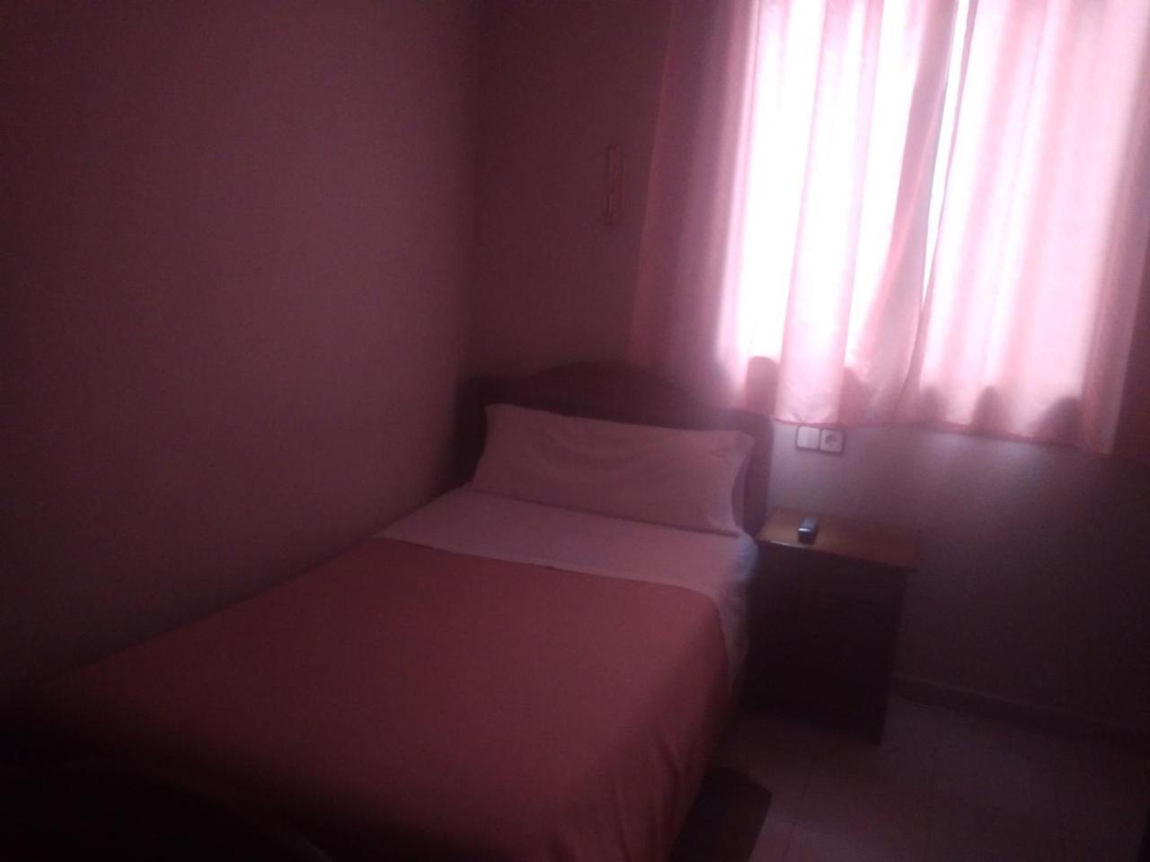 מדריד Hostal Gaudi מראה חיצוני תמונה
