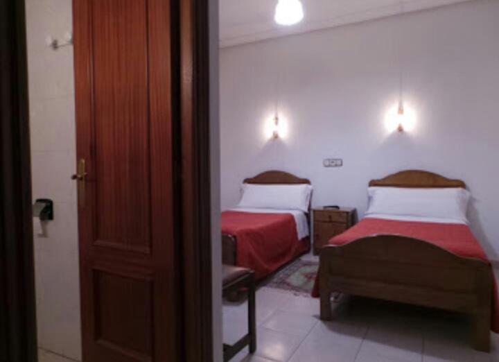 מדריד Hostal Gaudi מראה חיצוני תמונה